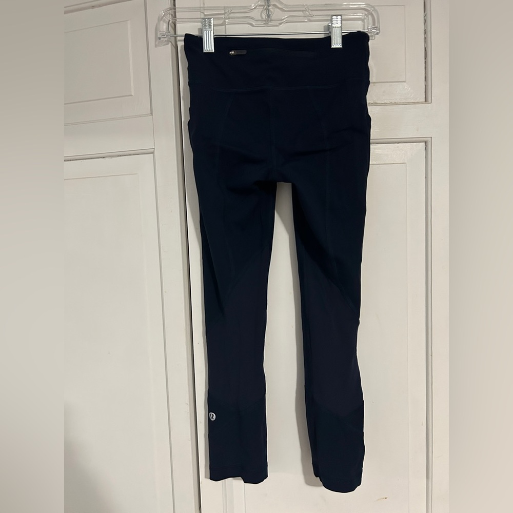 Lululemon cropped leggings size 2 navy
